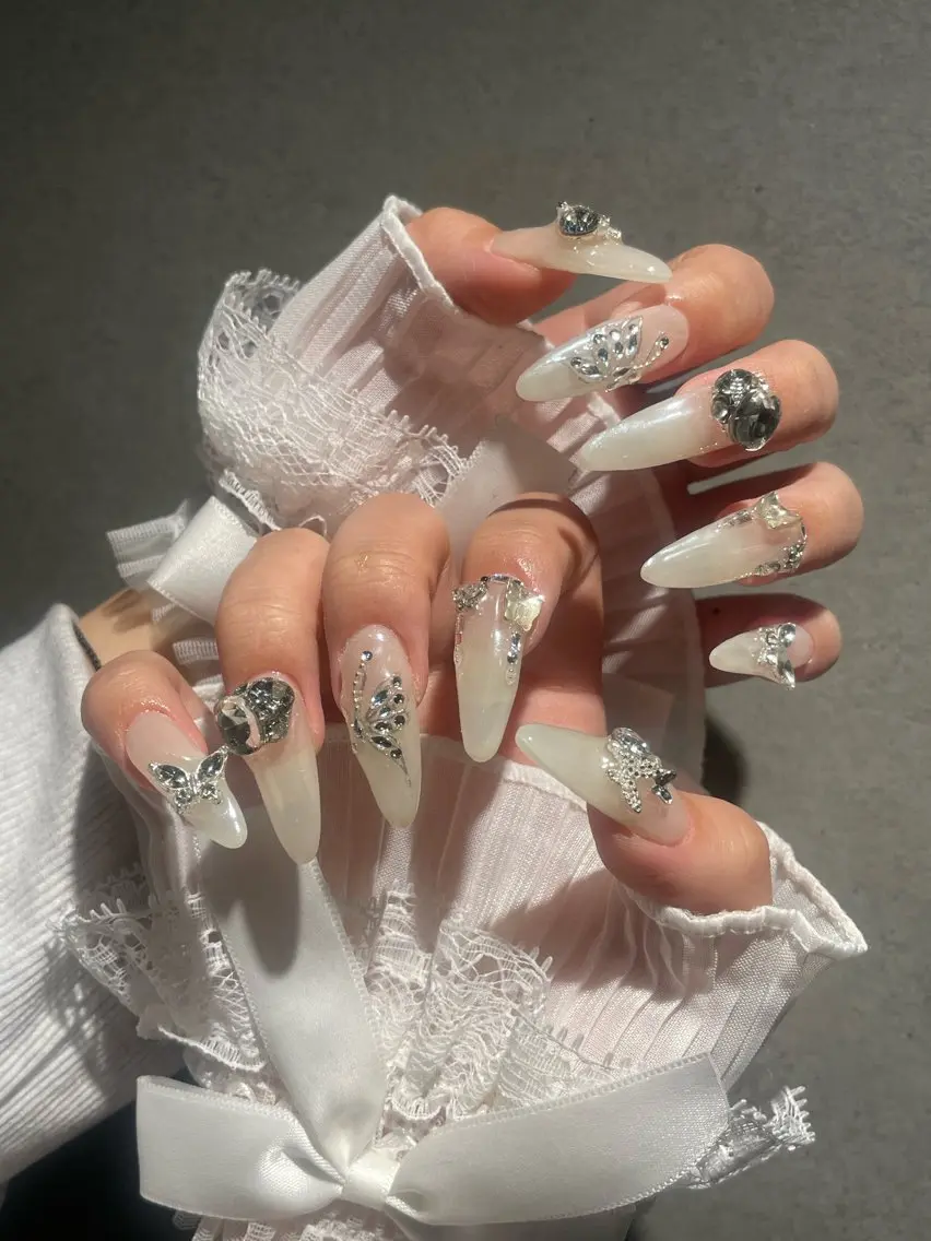 ネイル I-nailロング /ワンホン/キラキラのネイルデザイン