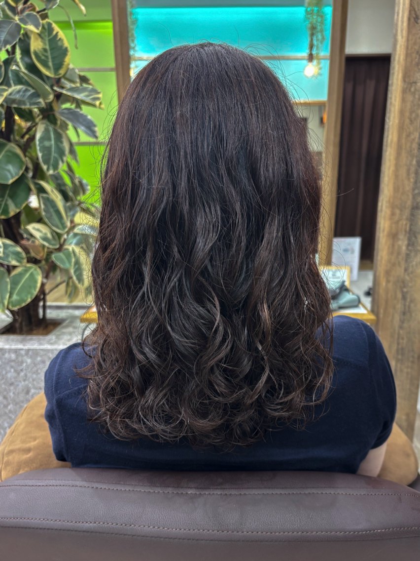 ミディアム パーマ 池田 綾香のヘアスタイル