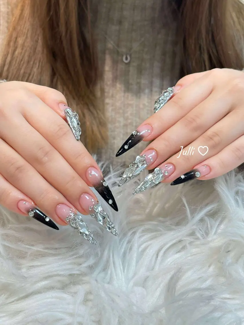 ネイル ボルドー ブラウン チークネイル ドット フットネイル Julli NailStudioのネイルデザイン