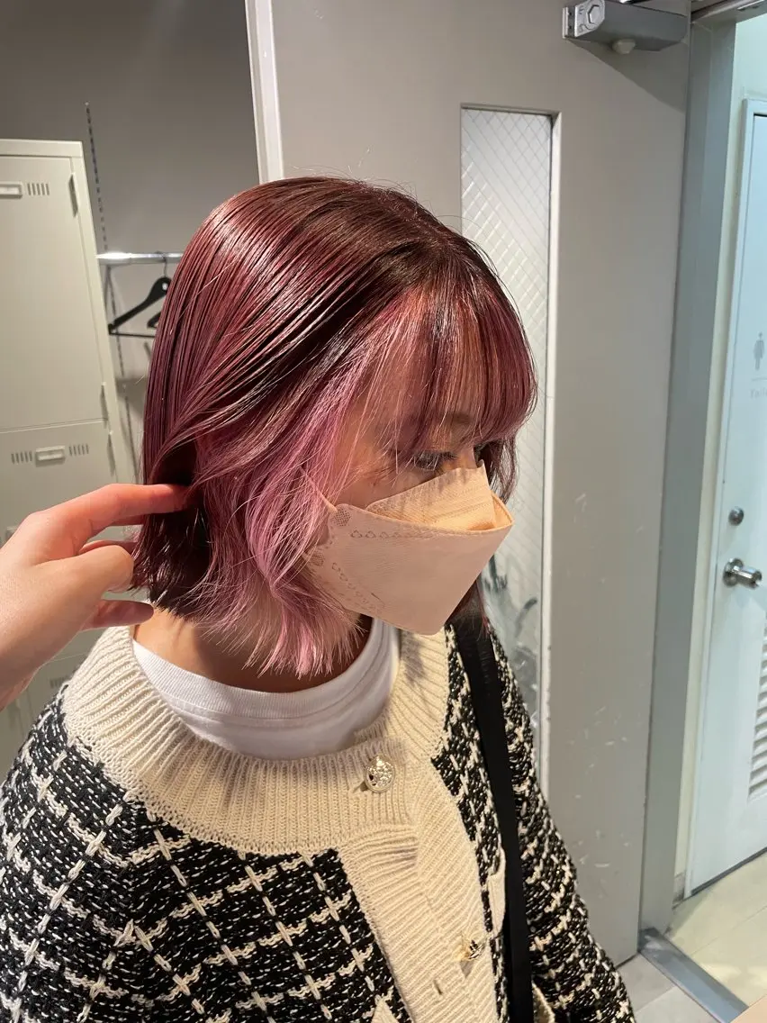 ミディアム カラー 抜け感レイヤー︴ ニュアンスカラーのヘアスタイル