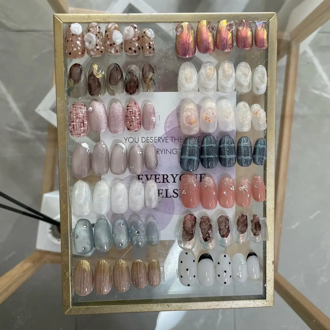 ネイル オーロラネイル フットネイル フレンチネイル ガラスフレンチ グラデーション ハンドネイル m.nail salonのネイルデザイン