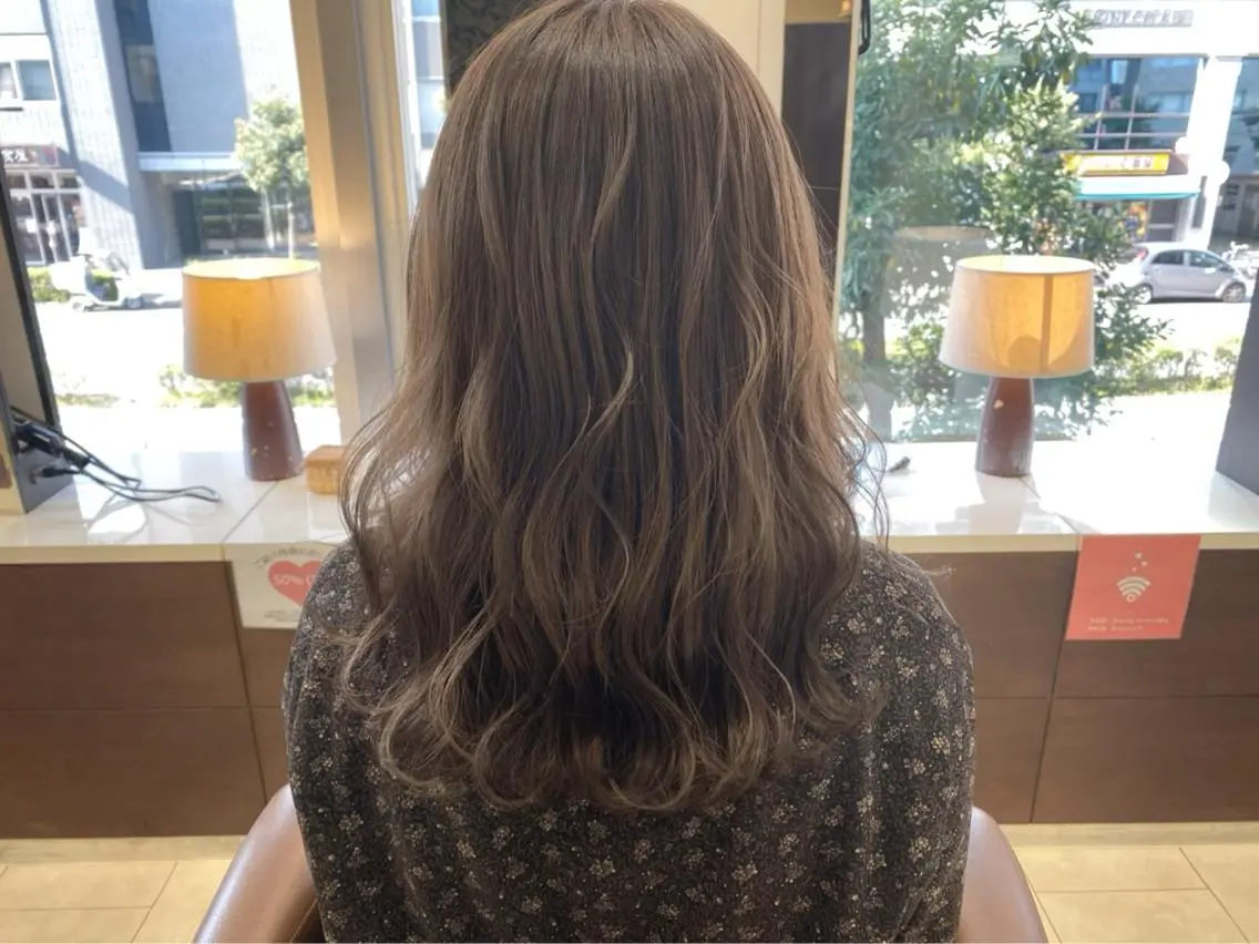 ミディアム カラー カット ヘアカラー トリートメント 西中島/髪質改善/ 透明感/山川光子のヘアスタイル