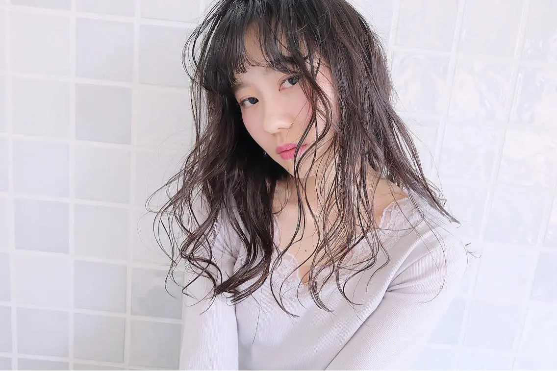 ロング カラー パーマ ヘアアレンジ レイヤー/ラベンダー オージュア/枝元唯のヘアスタイル