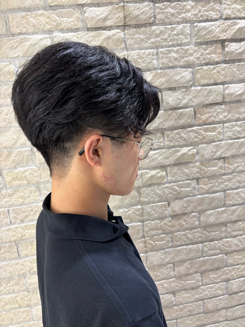 ミディアム メンズ カット 【メンズ特化】セン ターパート/保坂太一のヘアスタイル