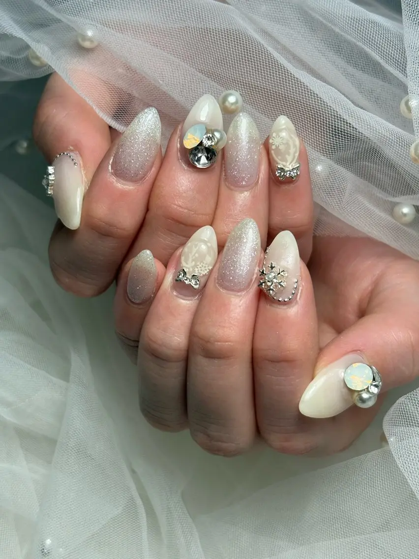 ネイル ハンドネイル フットネイル ✴︎ Delightのネイルデザイン