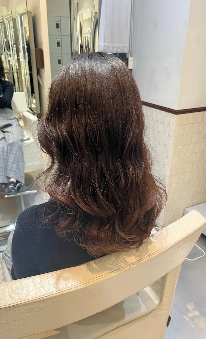 ロング パーマ 韓国風ヘア トリートメント デジタルパーマ カット ヘアカラー パーマ トリートメント コテ巻き風パーマ 藤澤　知彌のヘアスタイル