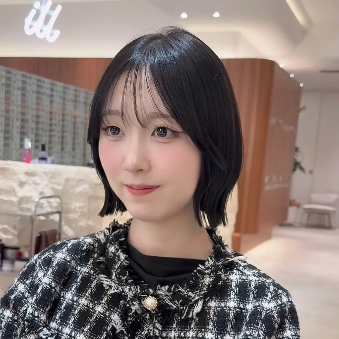 ミディアム カラー 切りっぱなしボブ ショートボブ ボブレイヤー 透明感カラー ボブ カット ヘアカラー トリートメント 田中航平/渋谷ボブ/ レイヤーボブのヘアスタイル