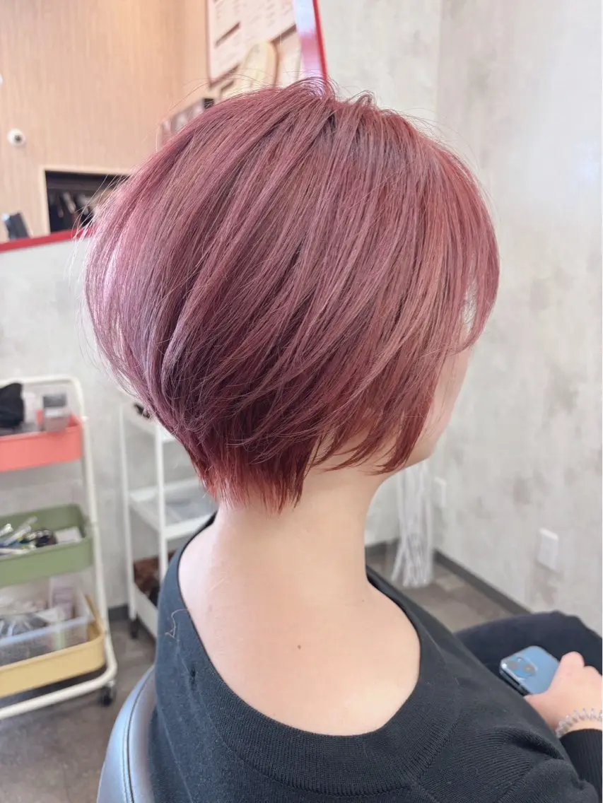 ショート カラー 藤田 麗安のヘアスタイル