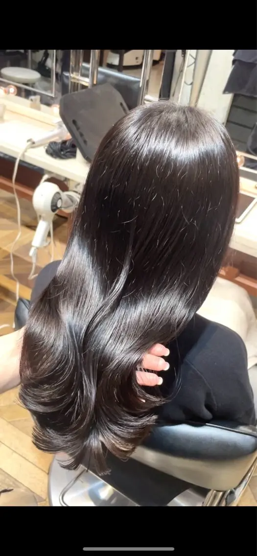 ロング カラー ブリーチ ダブルカラー グレージュ ブリーチなしカラー カット ヘアカラー トリートメント ご新規様限定 透明感カラーKANAのヘアスタイル