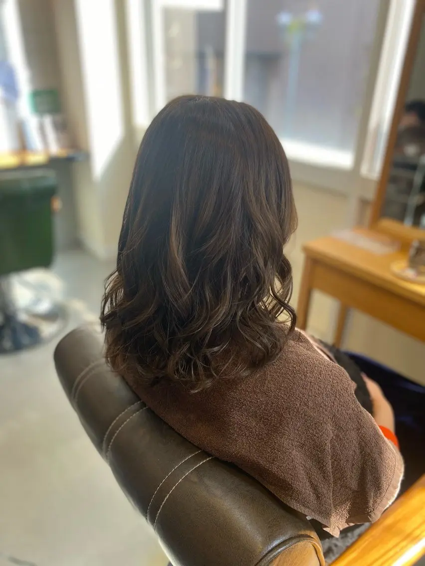 セミロング カラー ヘアアレンジ アッシュ 大西 里佳のヘアスタイル