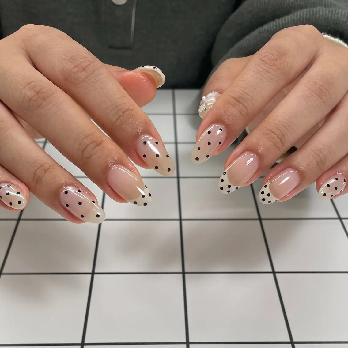 ネイル ドット シンプルネイル ハンドネイル ennail ayaのネイルデザイン