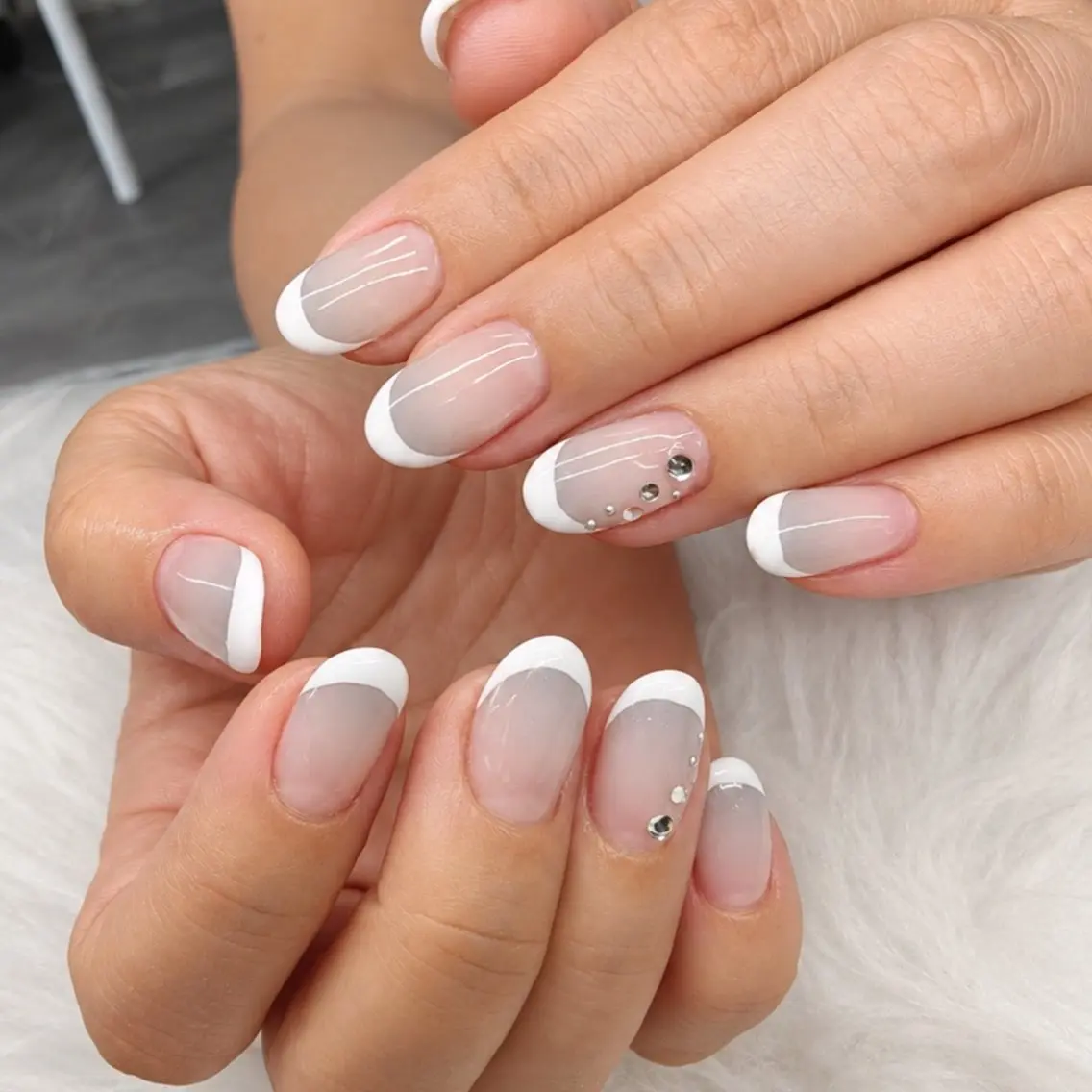 ネイル フレンチネイル ジェルネイル オフィスネイル パラジェル シンプルネイル ハンドネイル CUREist💅 所沢駅徒歩7分のネイルデザイン