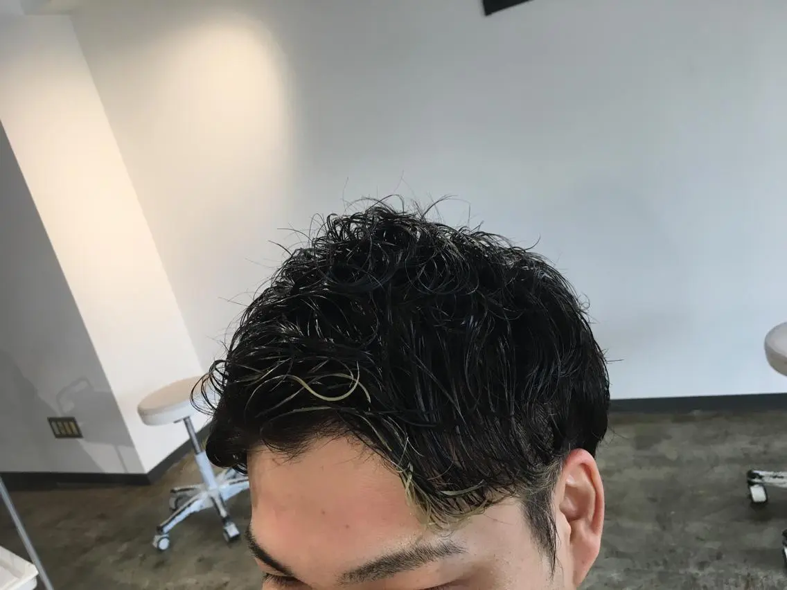 ショート カラー パーマ メンズ メンズハイライト メンズパーマ ハイライトカラー ハイライト 【メンズ職人】 ✂️佐藤友のヘアスタイル