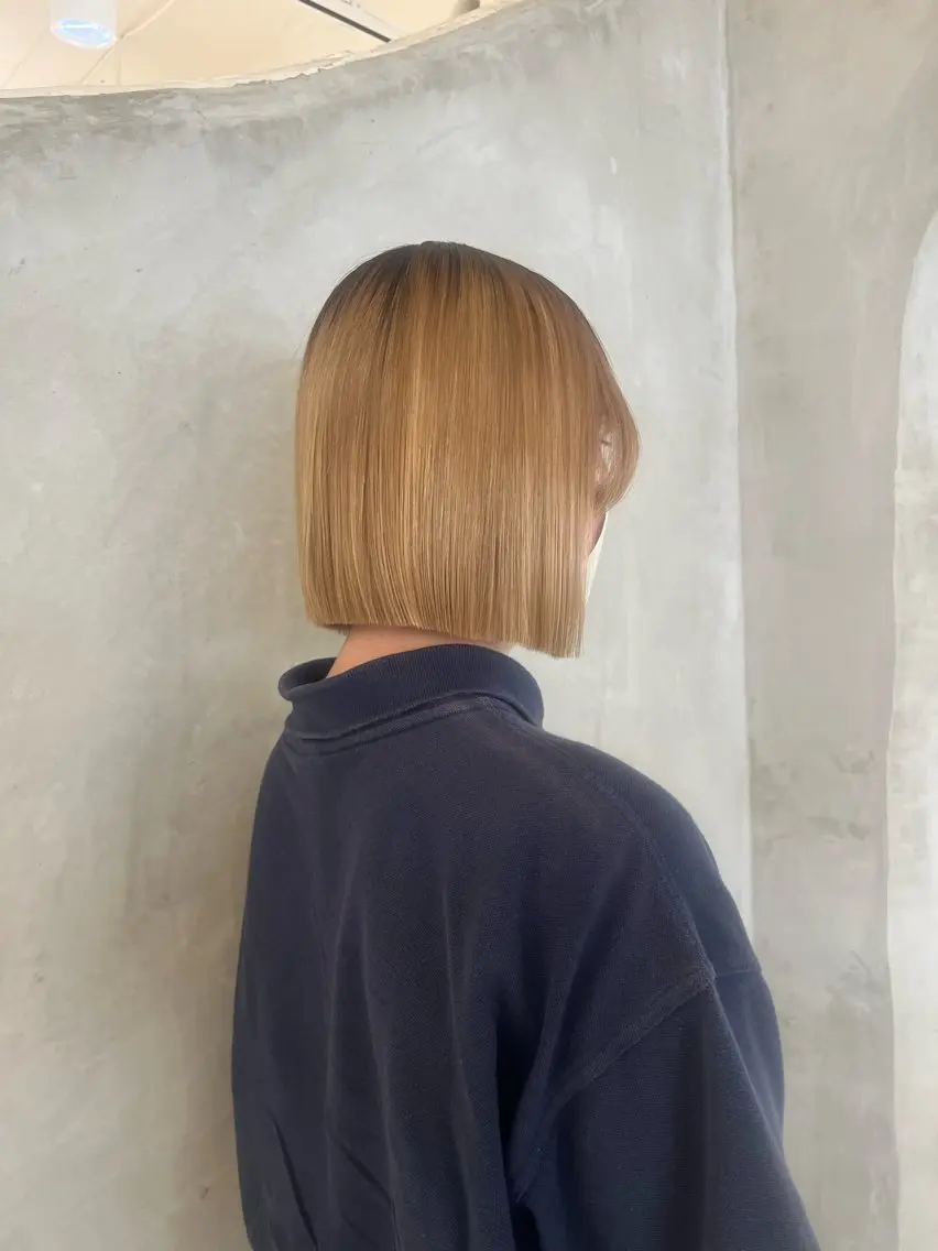 ミディアム カット ヘアカラー トリートメント 切りっぱなしボブ/ 艶カラー/綾莉のヘアスタイル