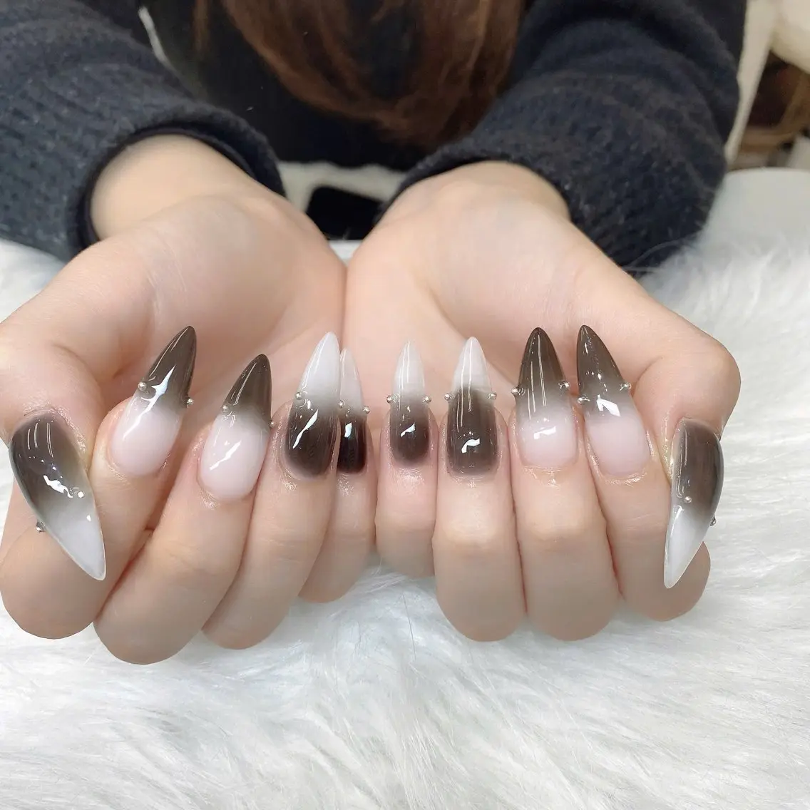 ネイル チークネイル フレンチネイル グラデーション キラキラネイル 韓国ネイル Minette nailHuongのネイルデザイン