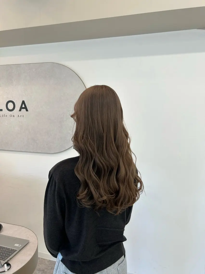 カラー ブリーチ ブラウンカラー ヘーゼル ヘアカラー LOA Ririのヘアスタイル