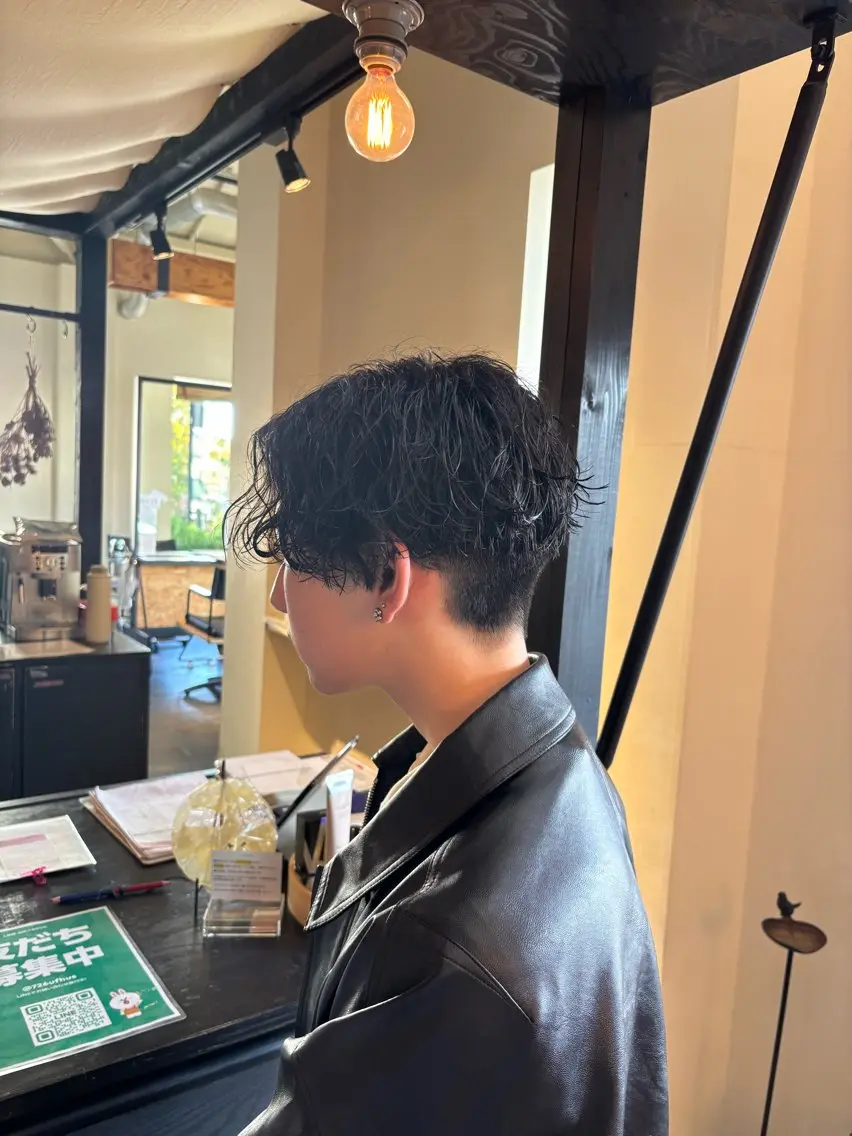 パーマ メンズ メンズパーマ ツイストスパイラルパーマ 刈り上げ スパイラルパーマ カット パーマ 春モテカラー/うる艶 ストレート/羽菜のヘアスタイル