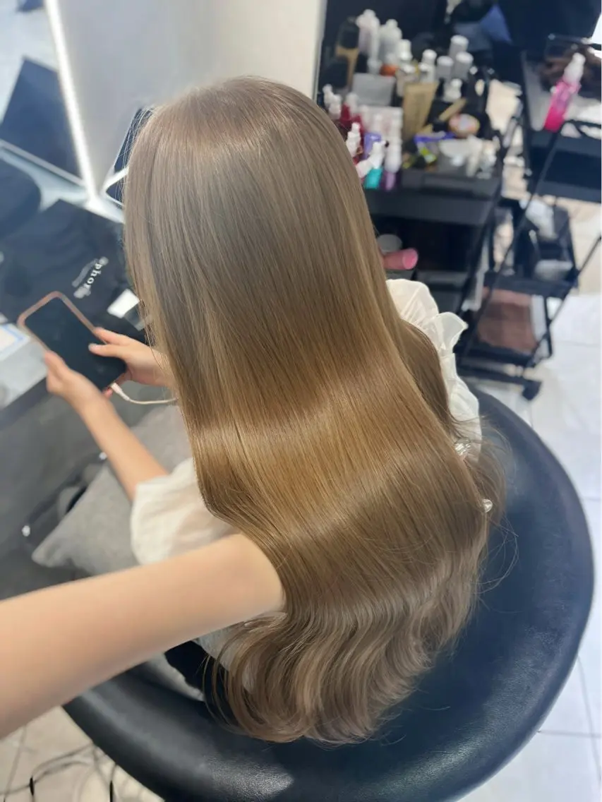 ロング カラー ブリーチ ヘアカラー トリートメント 韓国レイヤー×モテ髪 /MITSUKI🤍のヘアスタイル