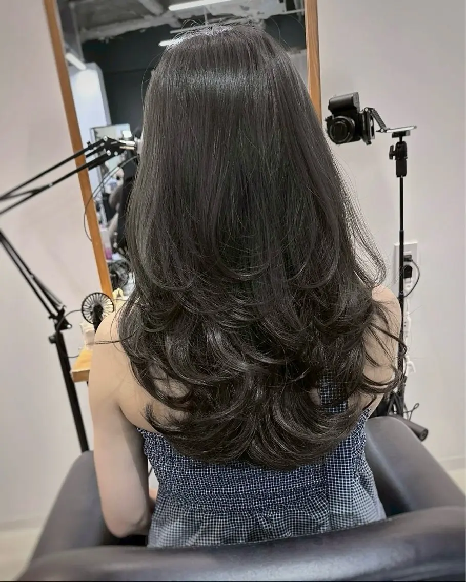 ロング アッシュ アッシュブラウン かおり/似合わせ/ 透明感カラーのヘアスタイル
