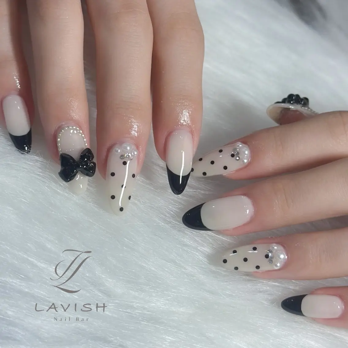 ネイル ハンドネイル フットネイル LAVISH nanamiのネイルデザイン