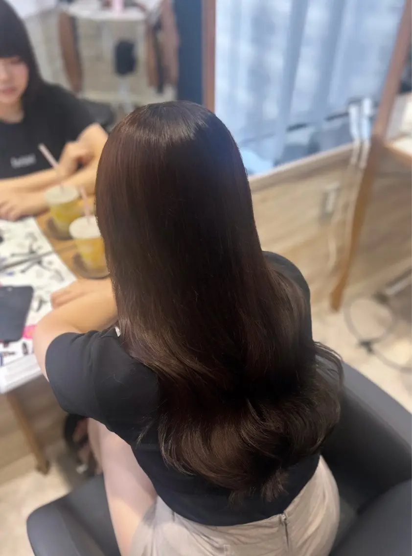 ロング カラー ブリーチ ブラウンカラー ショコラブラウン トリートメント カット ヘアカラー トリートメント 鎌田 優依のヘアスタイル