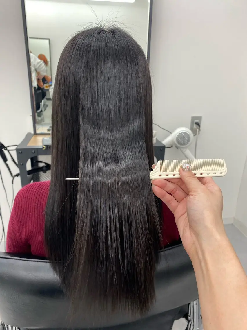 ロング トリートメント カット ヘアカラー パーマ 縮毛矯正 トリートメント tomomi /レイヤーカットのヘアスタイル
