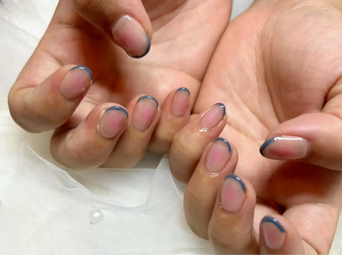 ネイル キラキラネイル マグネットネイル 持ち込み ニュアンスネイル オフィスネイル ハンドネイル 頑張る女性の味方✴︎ M.i　nail ♡のネイルデザイン