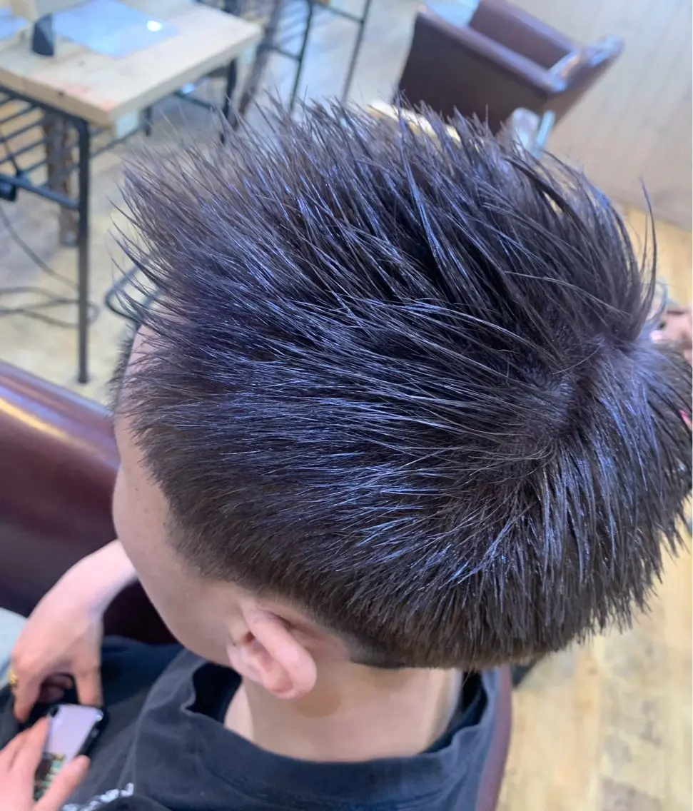 カラー メンズ 三瓶 拓海のヘアスタイル
