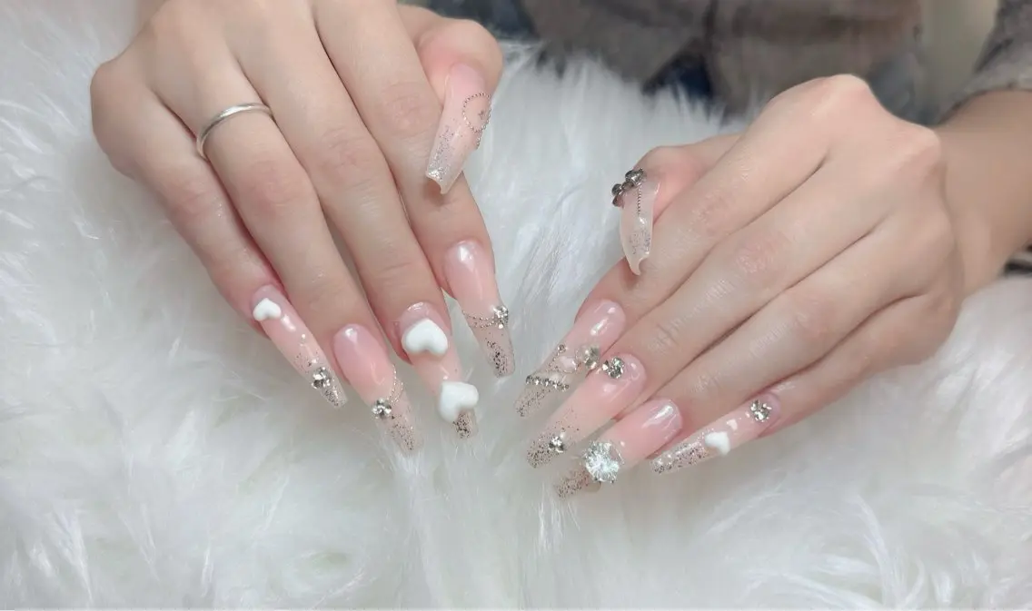 ネイル チークネイル 長さ出し フラッシュネイル フレンチネイル グラデーション ハンドネイル Lenie Nail Salonのネイルデザイン