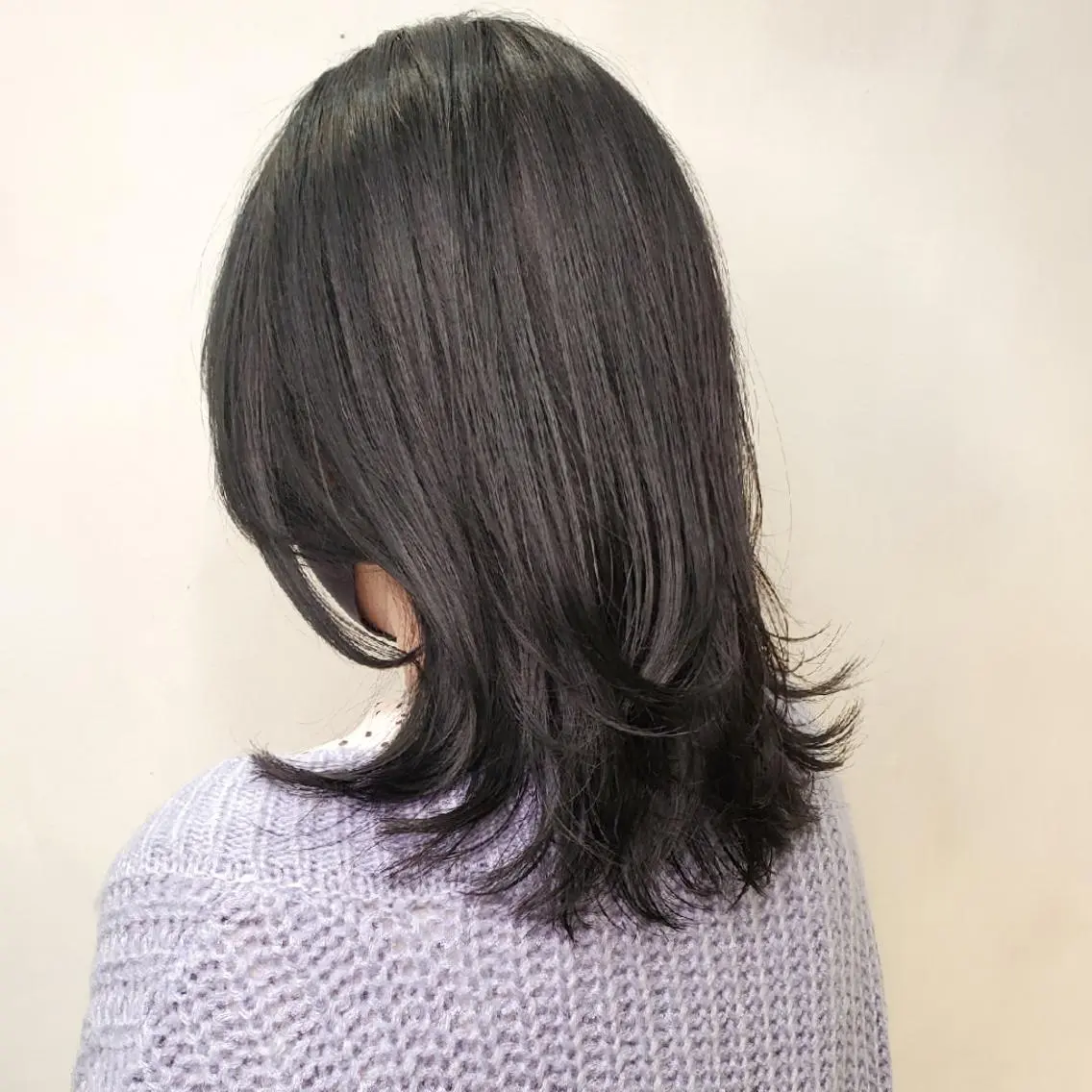 ミディアム カラー 黒髪 ブルーカラー ブルーブラック 韓国風ヘア レイヤーカット 韓国レイヤー suzuのヘアスタイル