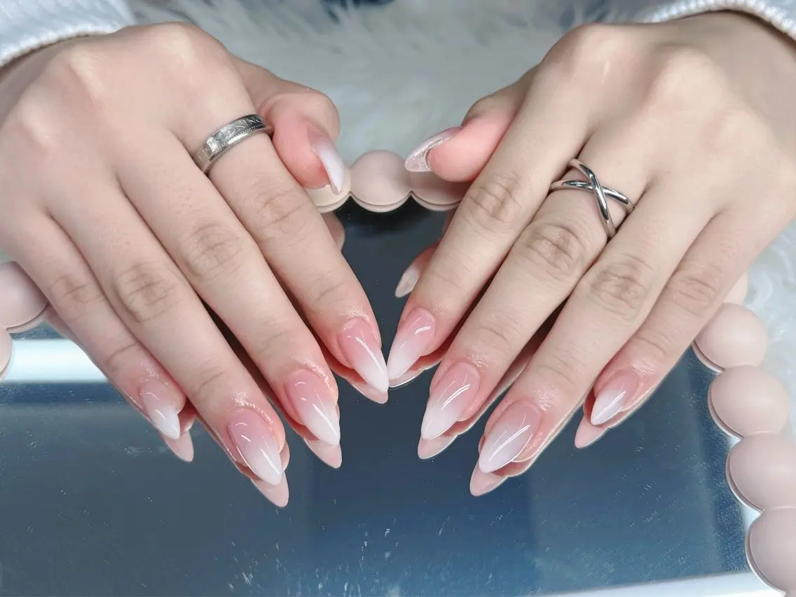 ネイル ラメ(グリッター) オフィスネイル シンプルネイル ハンドネイル GOHOUBI Nail 心斎橋店のネイルデザイン