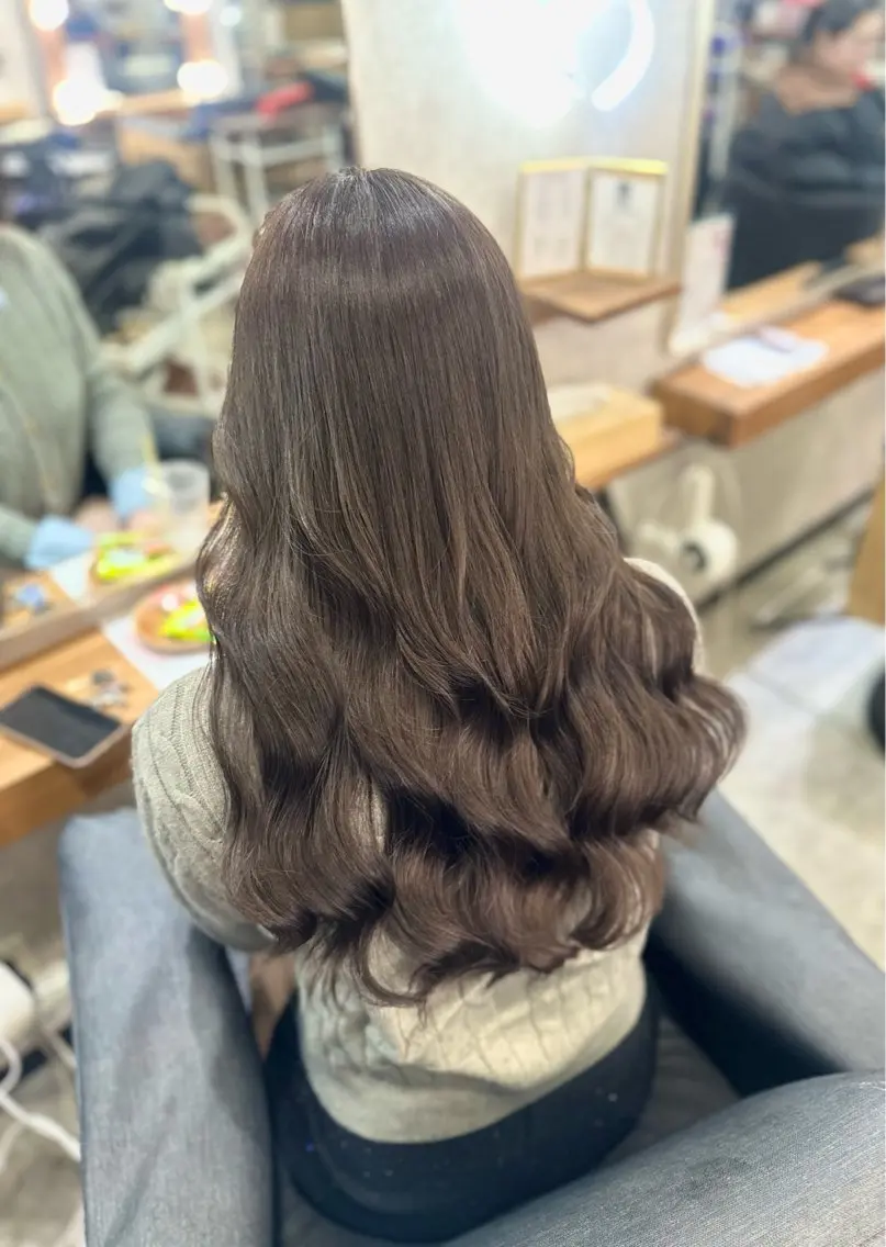 ロング ヘアカラー MOURI CHISATOのヘアスタイル