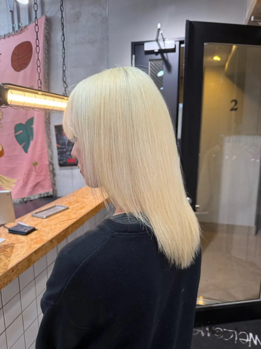 ミディアム カラー ベージュカラー ブリーチ ブロンド ピンクカラー ヘアカラー 【🥀履歴修正🥀】 ハイトーン職人/拓真のヘアスタイル