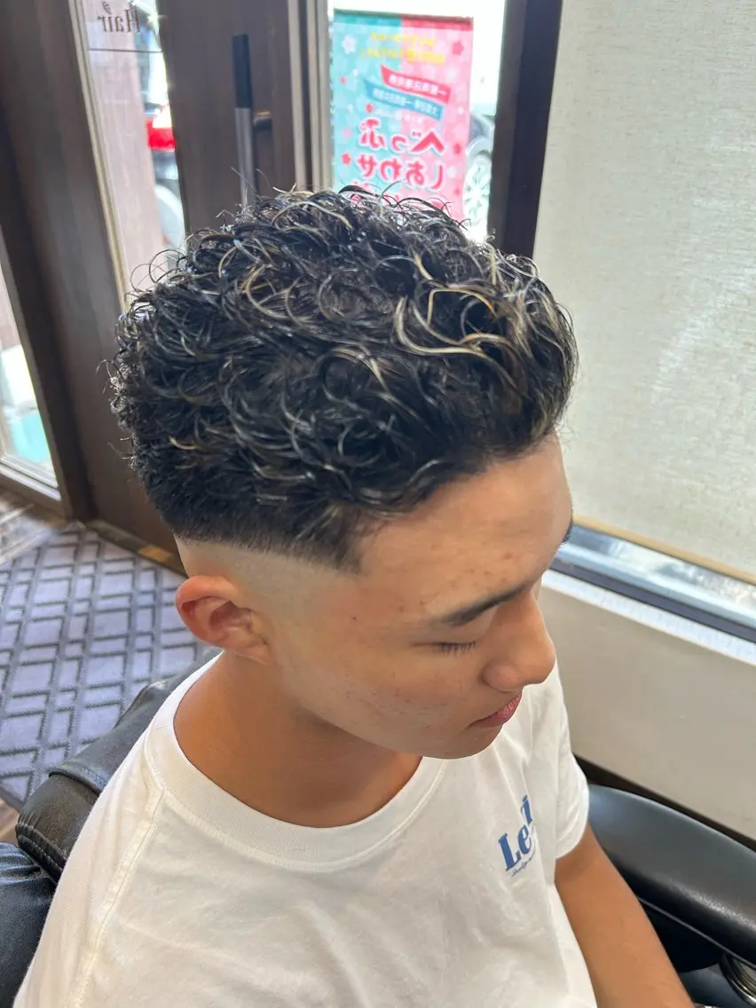 ショート カラー パーマ メンズ カット ヘアカラー パーマ RYOMA (リョーマ)のヘアスタイル