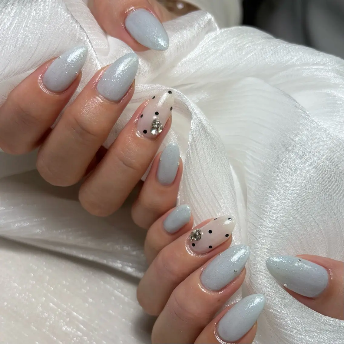 ネイル ブルー ドット ハンドネイル amuu/ knnのネイルデザイン