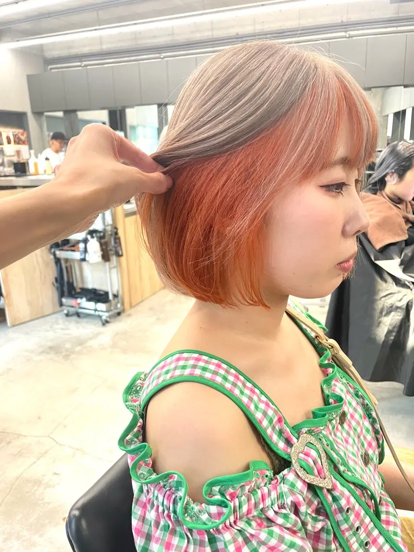 ミディアム カラー インナーカラー 推し ブリーチ 髪質改善のヘアスタイル