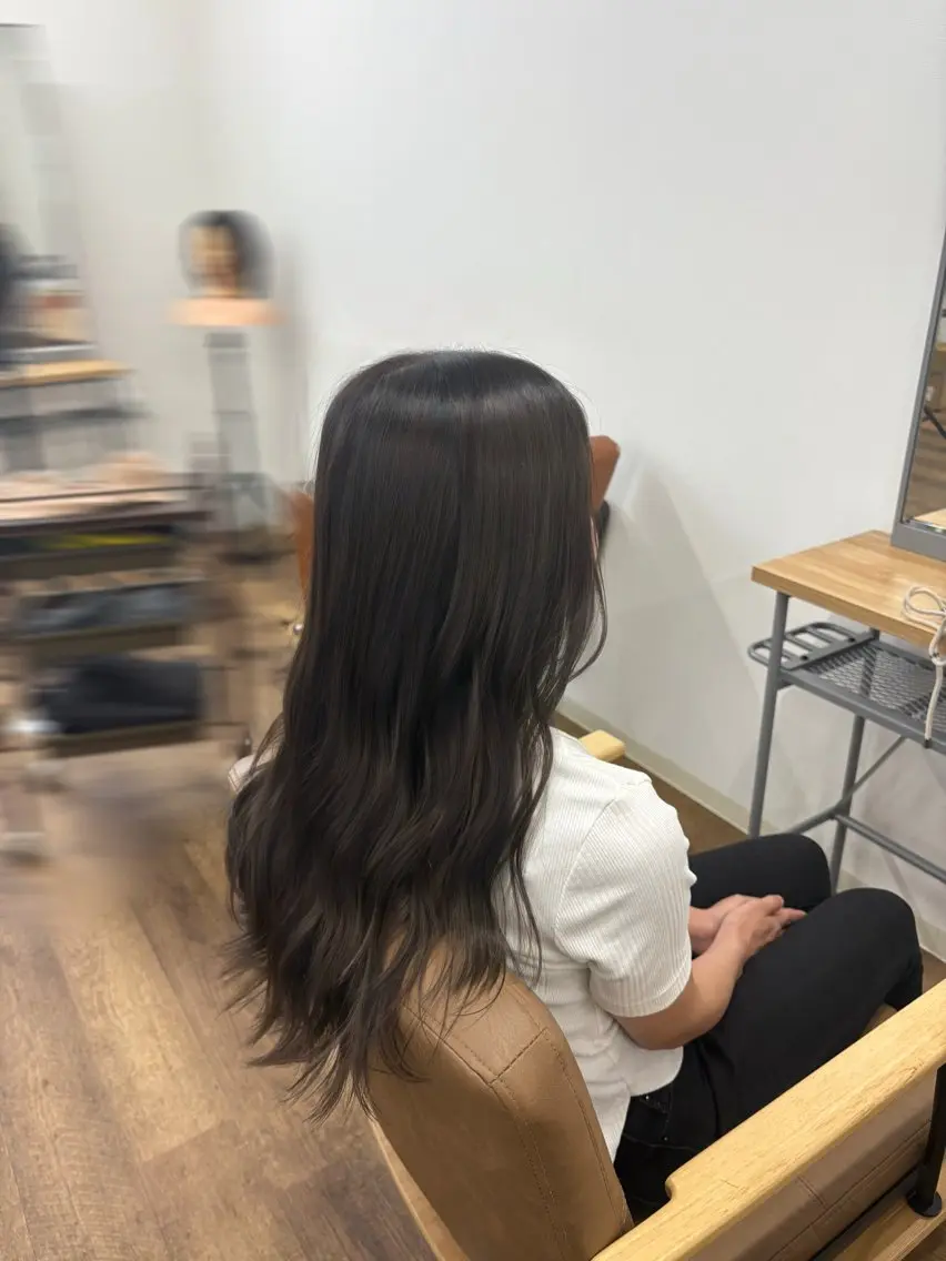 ロング カラー グレージュ シアーグレージュ "MIoKI"_ YUCCA eluaのヘアスタイル