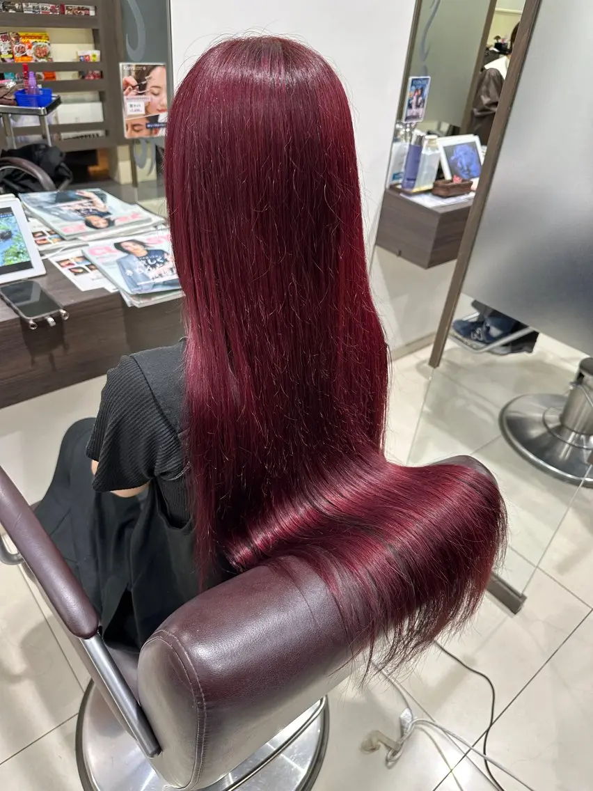 ロング カット ヘアカラー 明日空きあり‼️ 艶々カラー🩷のヘアスタイル