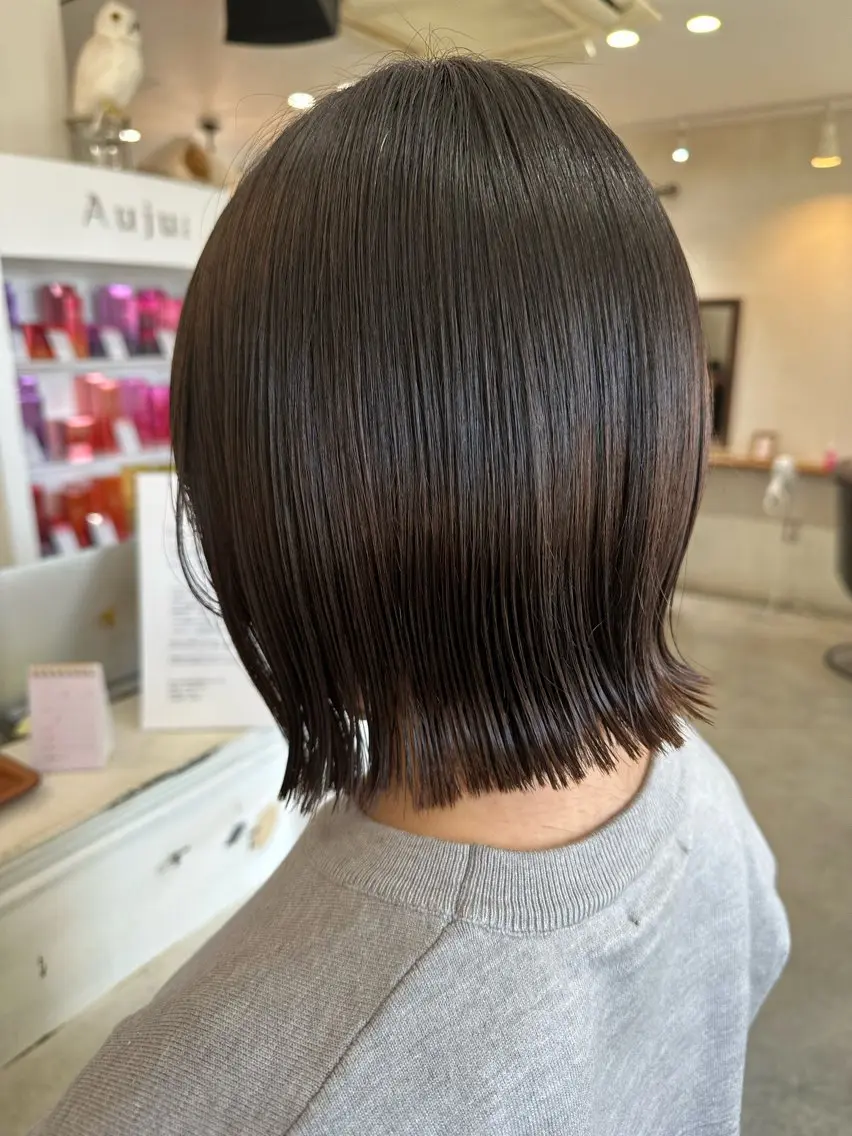 ショート ボブ 外ハネヘア 髪質改善🤍艶カラー 🤍きわこのヘアスタイル