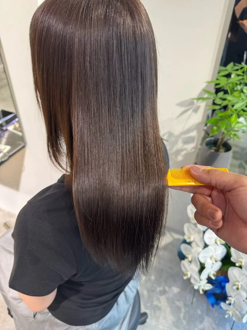 ロング カラー ハイライトカラー インナーカラー ハイライト 髪質改善 レイヤーカット カット ヘアカラー トリートメント 夜23時まで予約🉑 reverieあきらのヘアスタイル