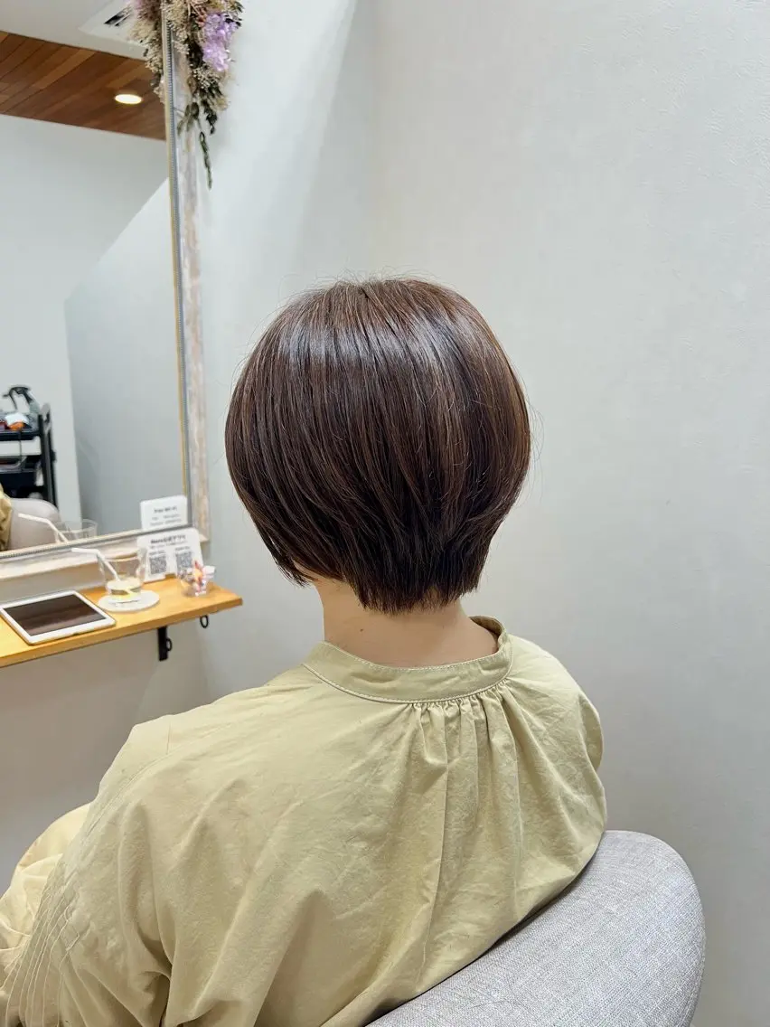 ショート ショートボブ 丸みショート ボブ ショートヘア カット ヘアカラー ショート/白髪ぼかし 君和田若菜のヘアスタイル