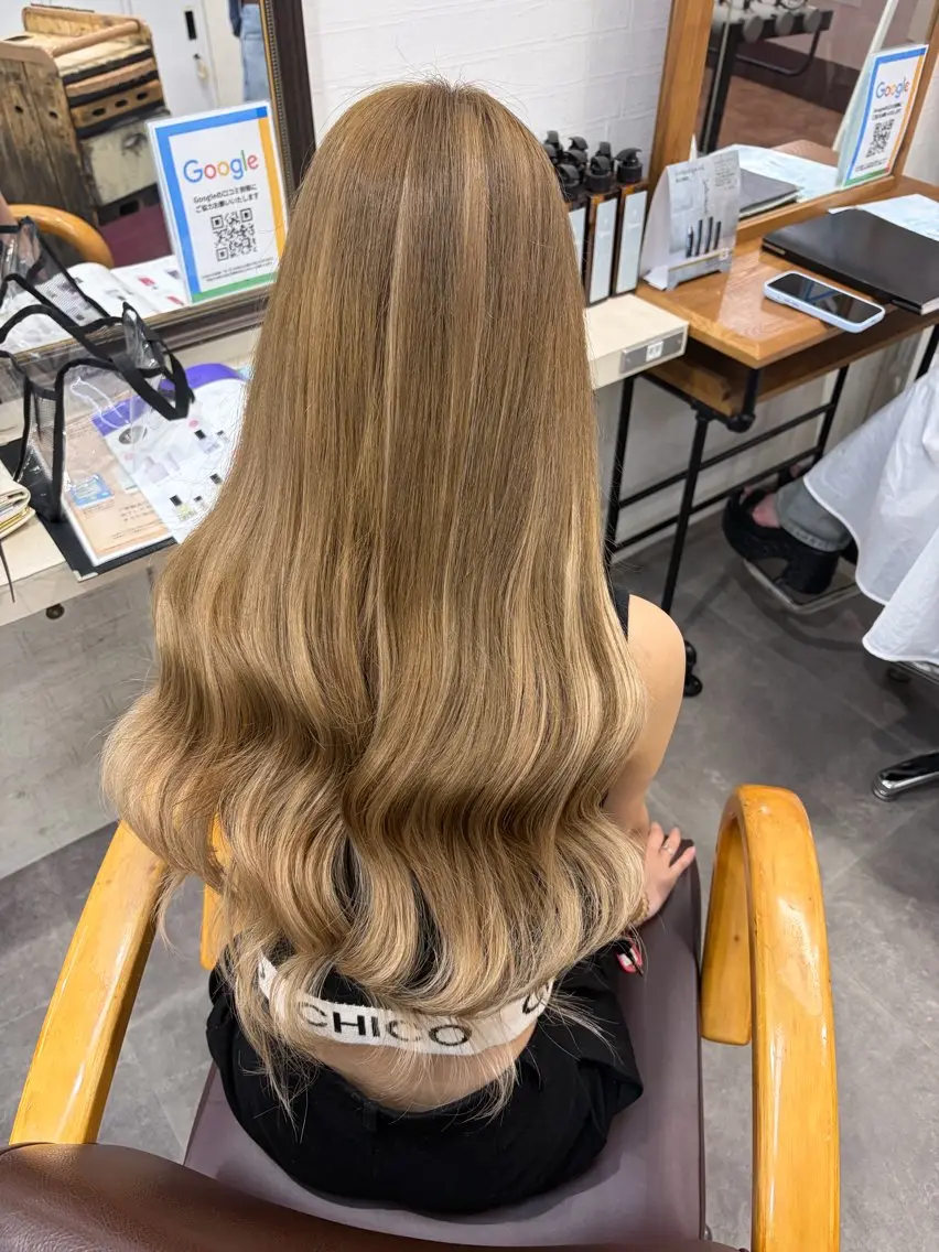 セミロング ヘアカラー エクステ ⭐️U-topia ⭐️和泉田 りさ⭐️のヘアスタイル