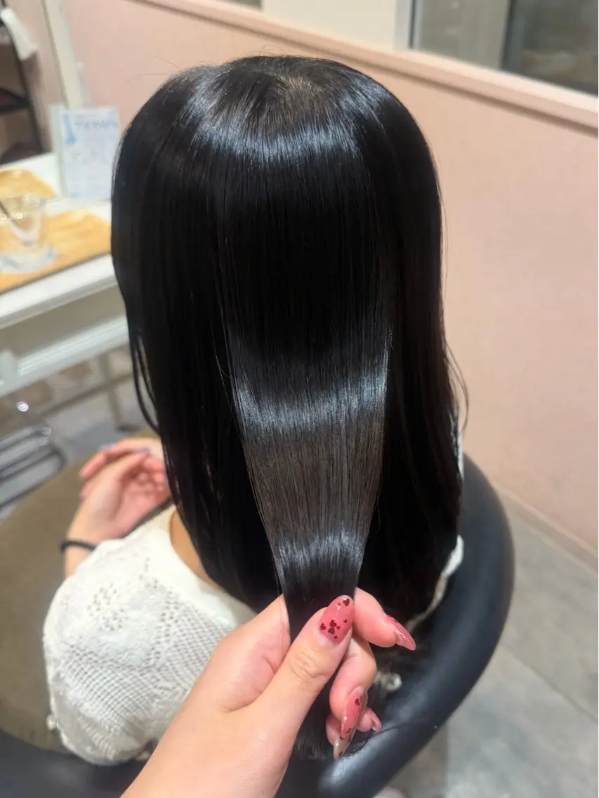 ミディアム カット 縮毛矯正 トリートメント レイヤー/インナー 髪質改善/まなかのヘアスタイル
