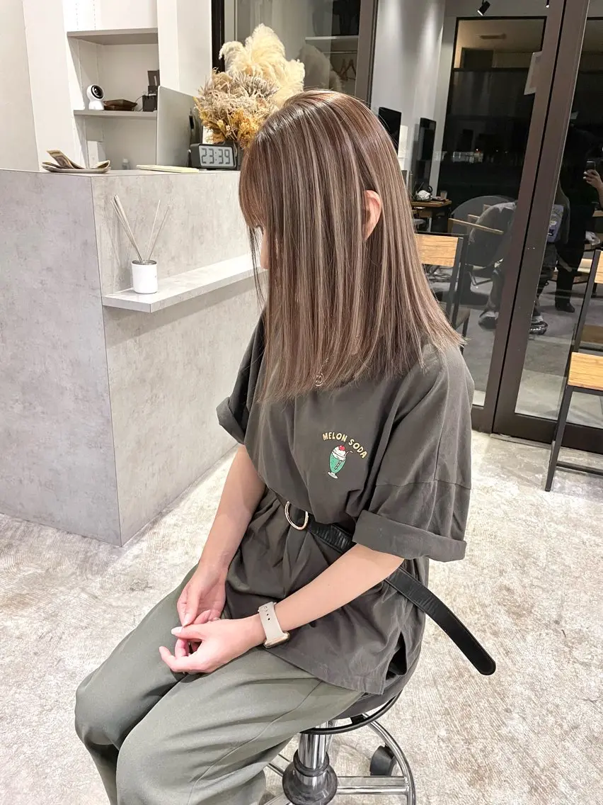 ケアブリーチ＋デザインカラーの写真