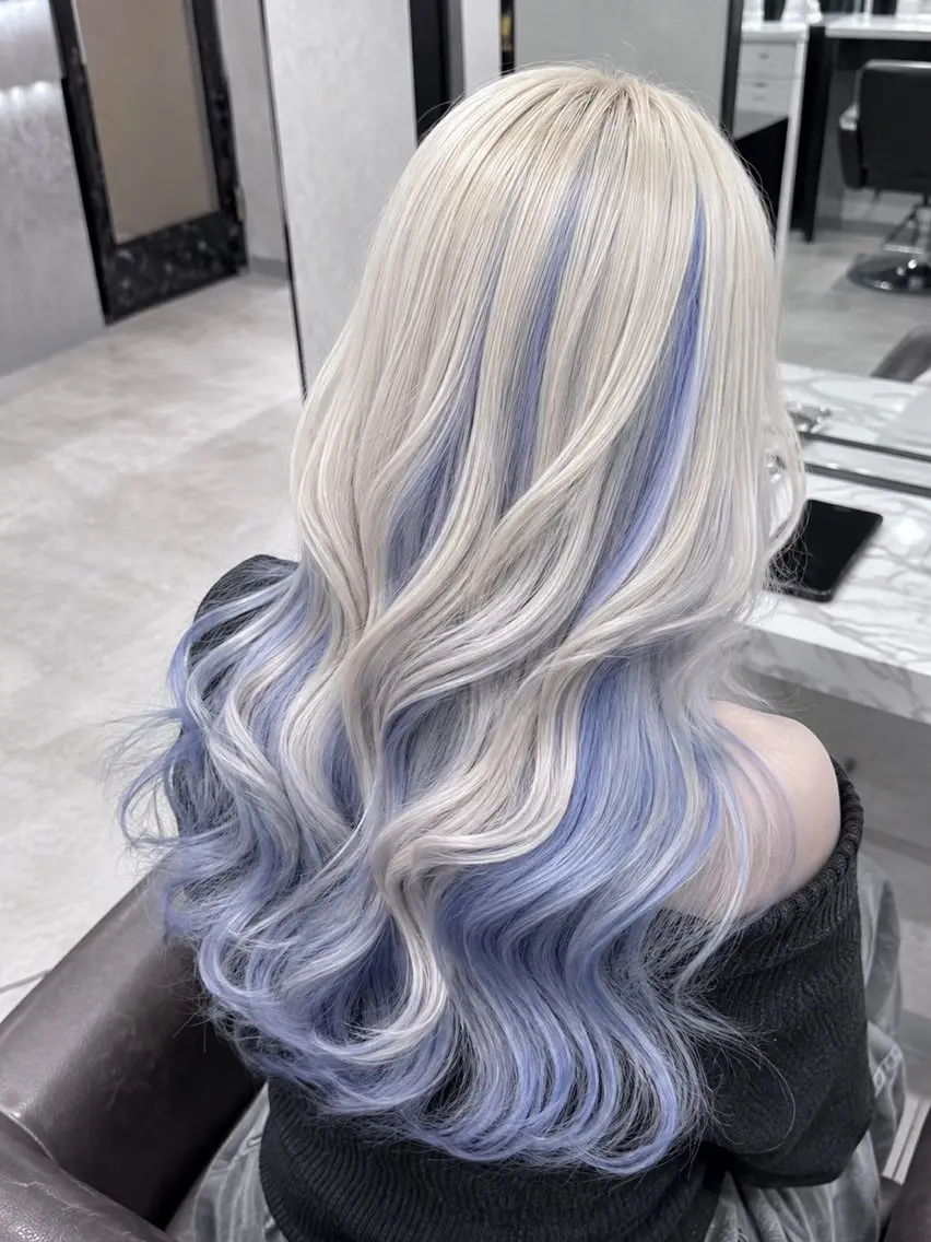 ロング 町田ブリーチ特化 MANATOのヘアスタイル