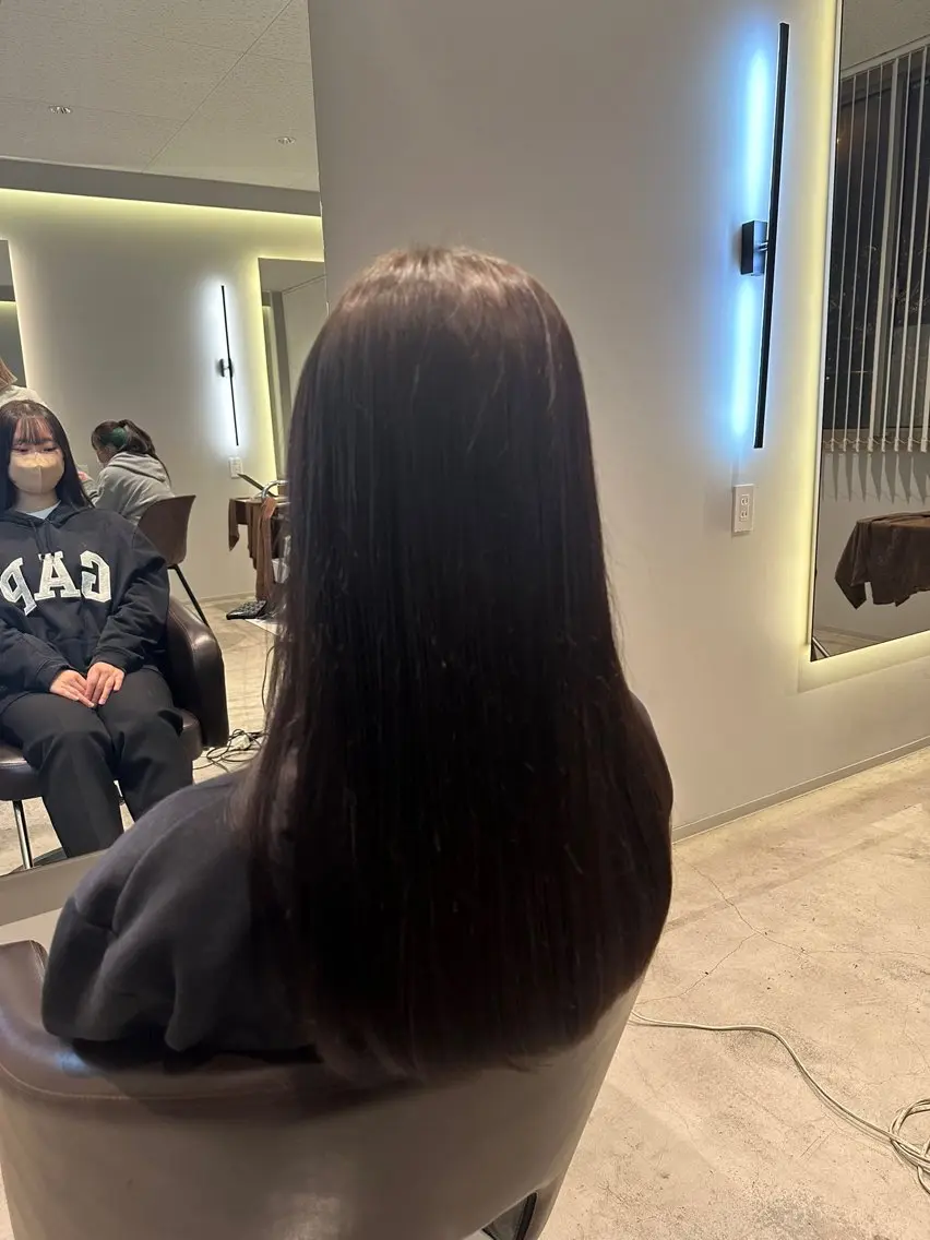 ミディアム カラー ブリーチ 似合わせカット 縮毛矯正 髪質改善ストレート 中林優太のヘアスタイル