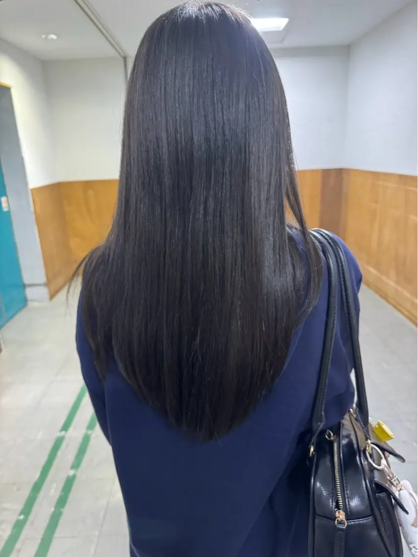 ロング カラー グレージュ 大松 稔のヘアスタイル