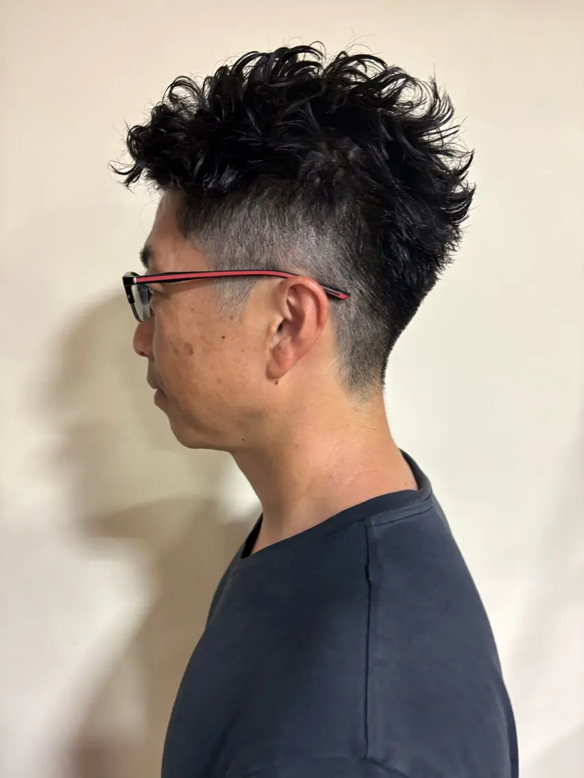 ショート パーマ メンズ メンズパーマ メンズウルフカット ベリーショート ウルフカット パーマ 浅岡 昭汰のヘアスタイル