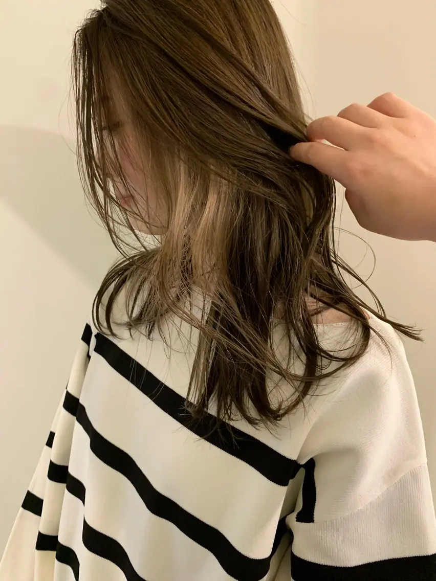 ロング カラー ヘアカラー 落合希 Olivebeigeのヘアスタイル