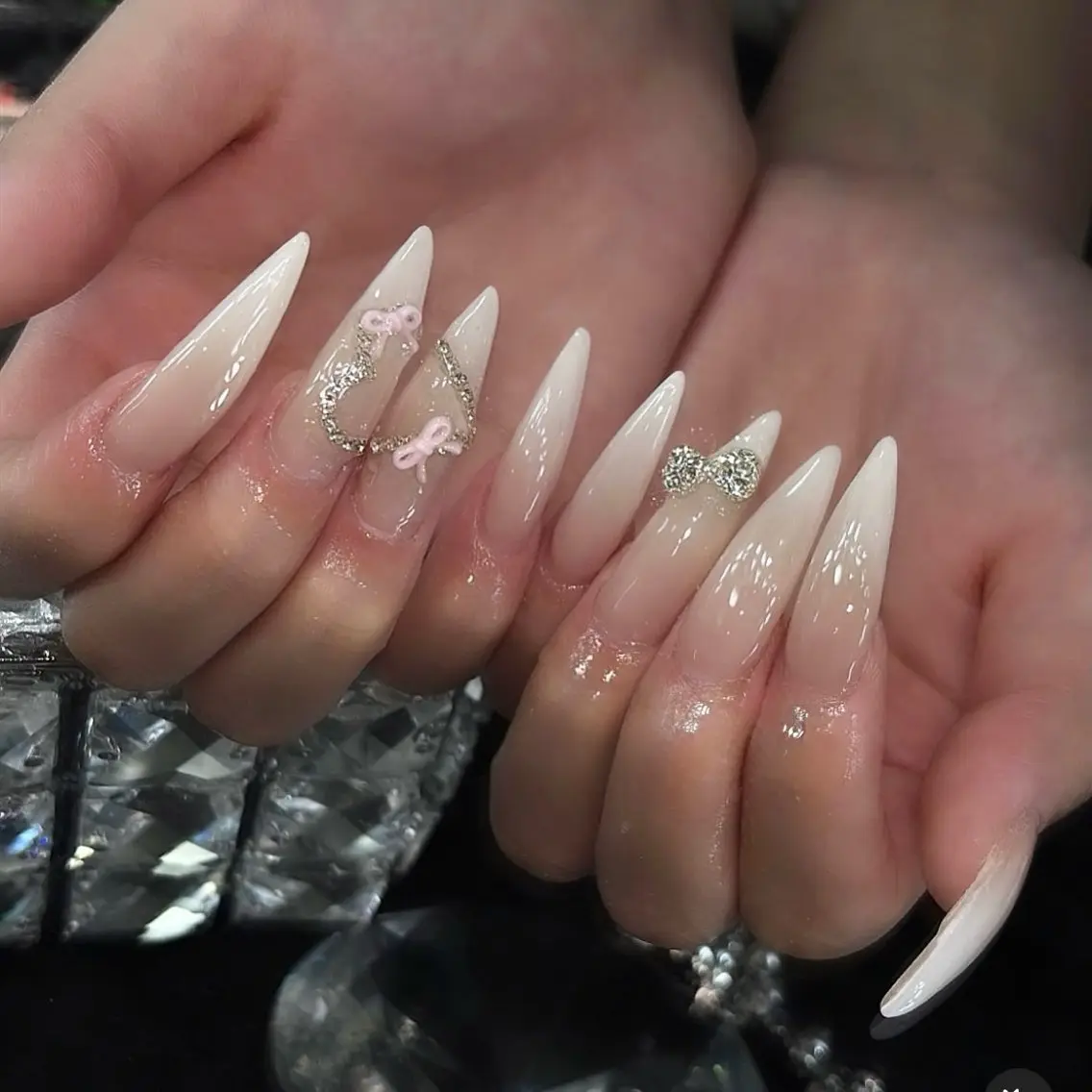 ネイル チークネイル ドット フットネイル フレンチネイル グラデーション Nihonthy Nail 新宿のネイルデザイン